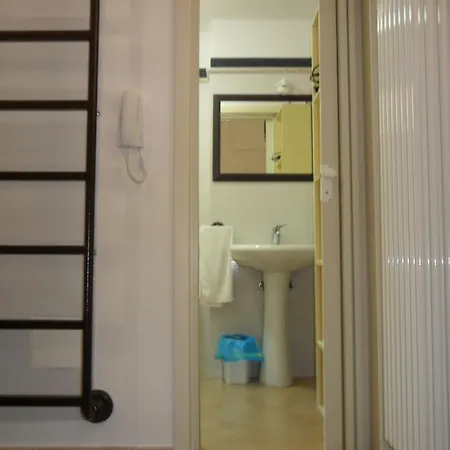 La Stanza Alternativa Bed & Breakfast *